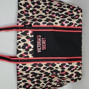 💰NWT! VICTORIA'S SECRET ▪︎ WILD WEEKENDER LEOPARD TOTE
